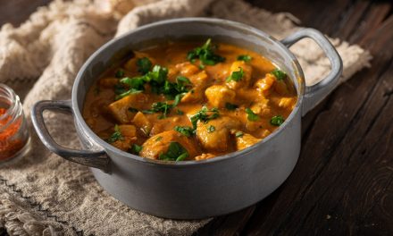 Fruity chicken curry with basmati rice